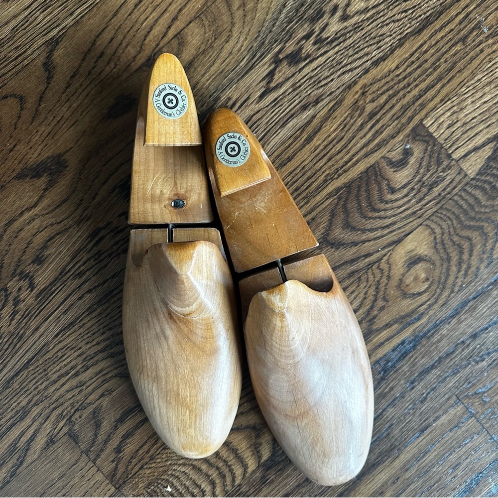 10B Wooden Shoe Trees